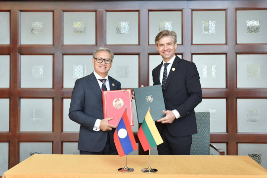 Lao Foreign Minister Meets Lithuanian Counterpart in Brunei